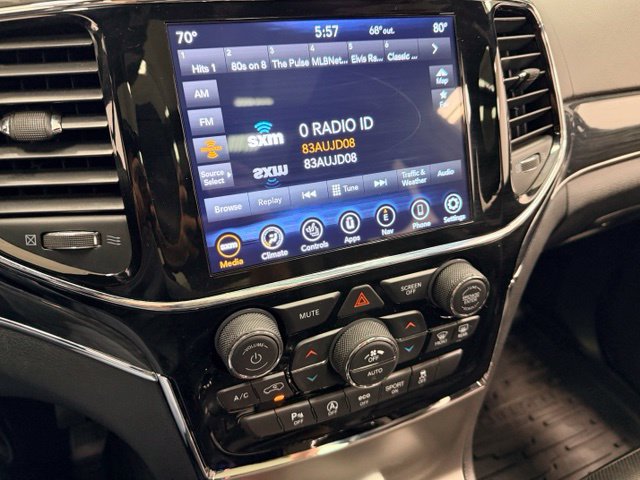 Used 2020 Jeep Grand Cherokee Overland AWD/4WD image 11