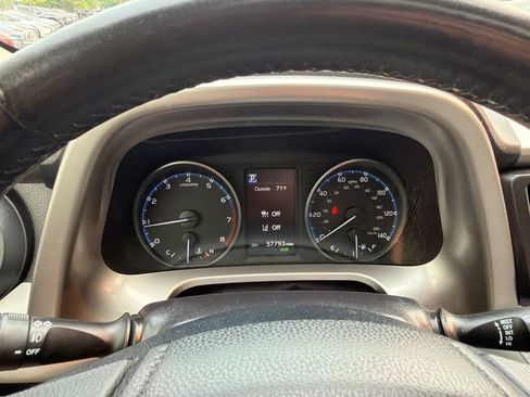 Used 2018 Toyota RAV4 XLE AWD/4WD image 25