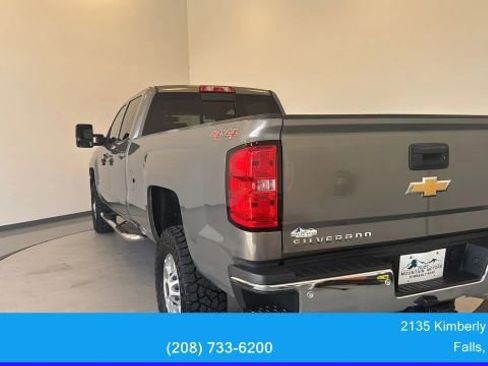 Used 2017 Chevrolet Silverado 2500 LT w/ LT Convenience Package AWD/4WD image 10