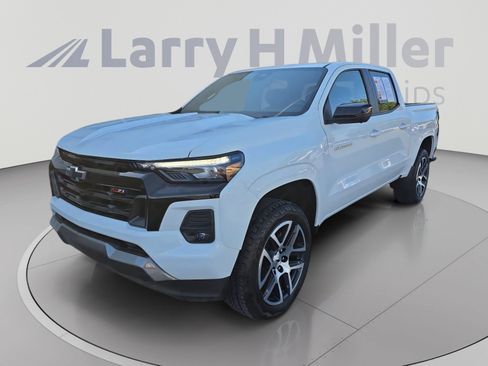 Certified 2024 Chevrolet Colorado Z71 w/ Z71 Convenience Package 2 AWD/4WD image 4