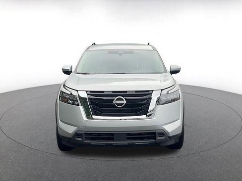 Used 2025 Nissan Pathfinder SV FWD image 4