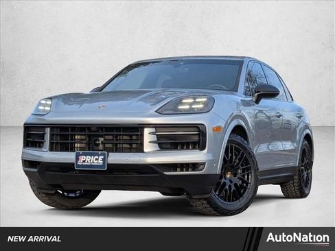 Used 2025 Porsche Cayenne image 1