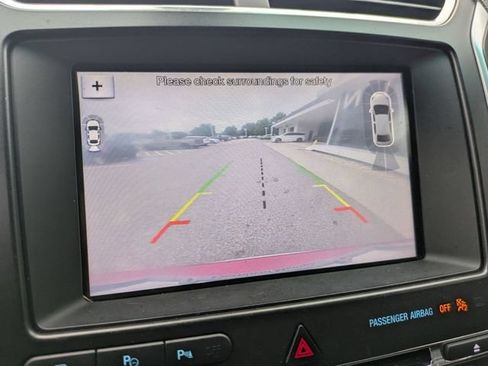 Used 2017 Ford Explorer Limited w/ Equipment Group 301A FWD image 19
