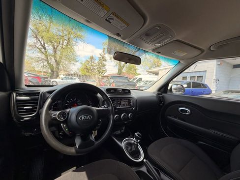 Used 2018 Kia Soul FWD image 30