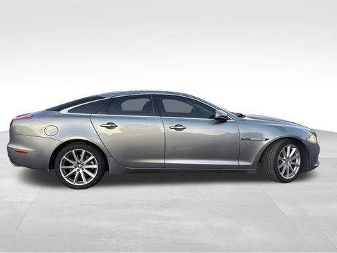 Used 2011 Jaguar XJ image 8