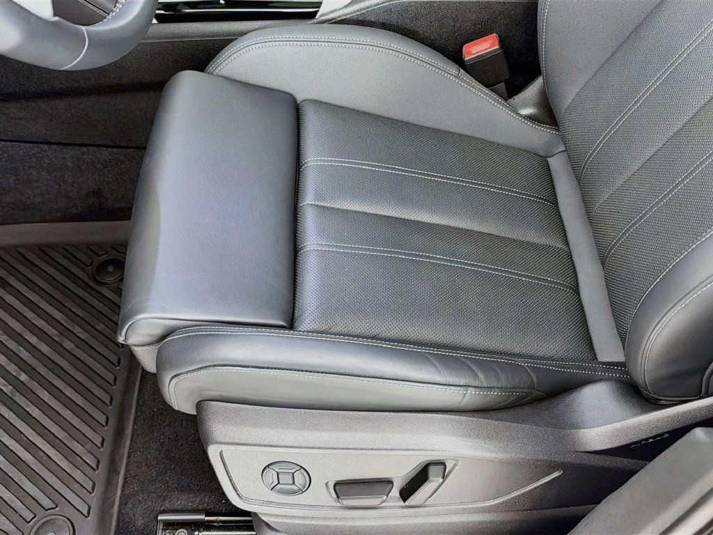 Used 2026 Audi Q5 Premium Plus w/ Premium Plus AWD/4WD image 23