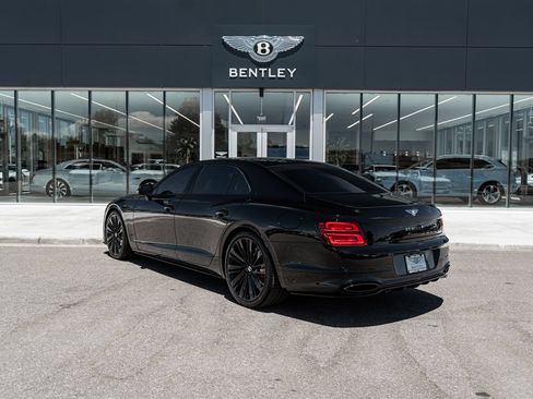 Certified 2025 Bentley Flying Spur Plug-In Hybrid AWD/4WD image 3