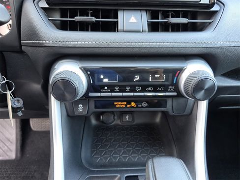 Used 2021 Toyota RAV4 LE image 23