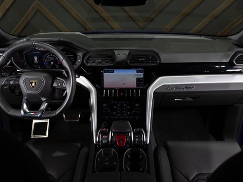 Used 2020 Lamborghini Urus image 4