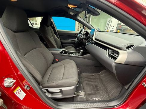 Used 2019 Toyota C-HR XLE FWD image 35
