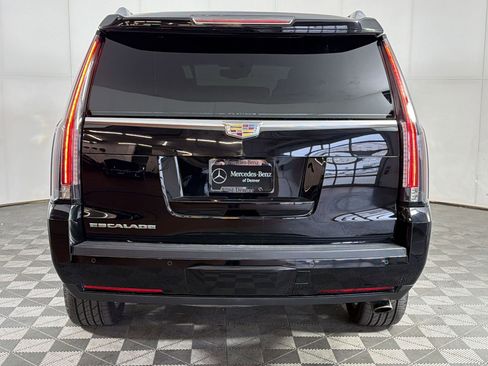 Used 2016 Cadillac Escalade Platinum AWD/4WD image 10