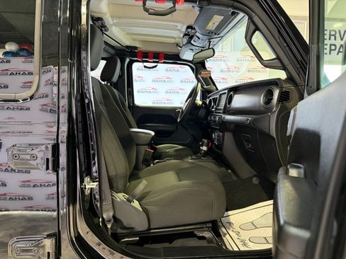 Used 2023 Jeep Gladiator Willys image 49