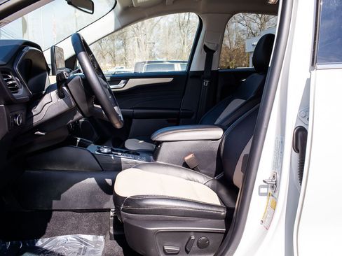 Used 2022 Ford Escape Titanium w/ Titanium Elite Package image 16