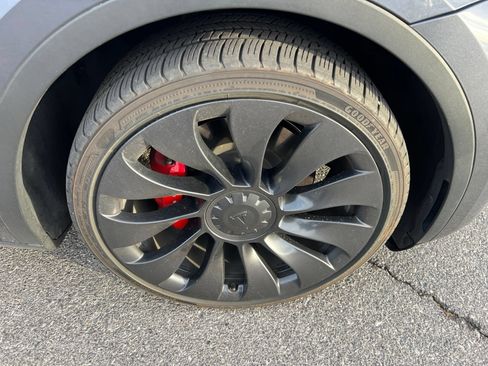 Used 2023 Tesla Model Y Performance AWD/4WD image 13