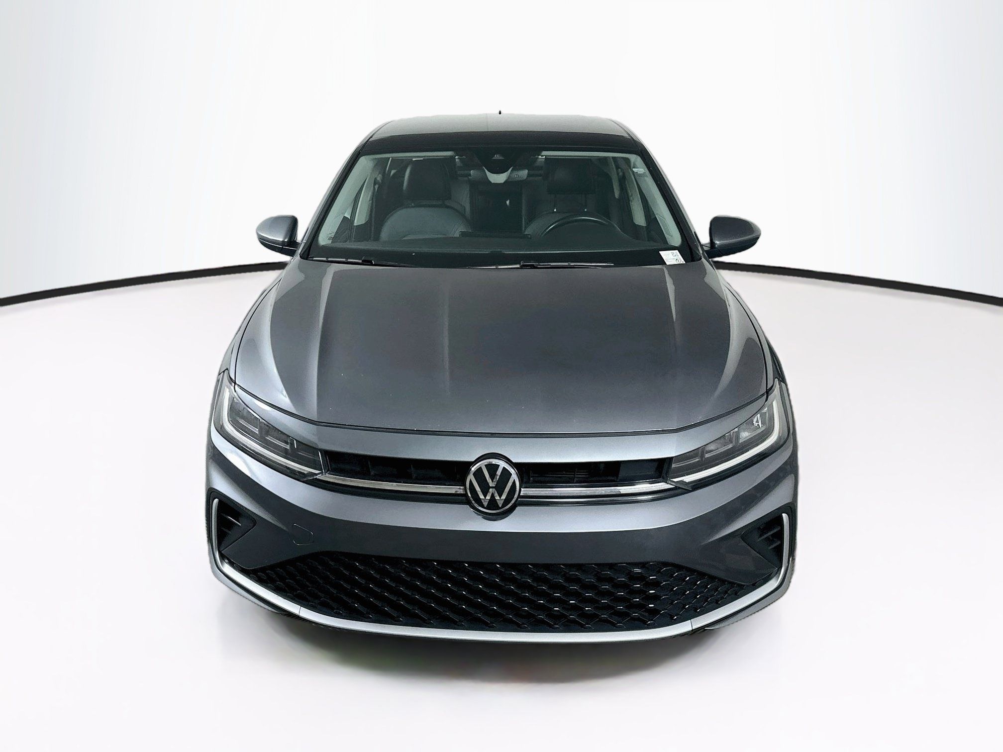 Used 2025 Volkswagen Jetta SE FWD image 2
