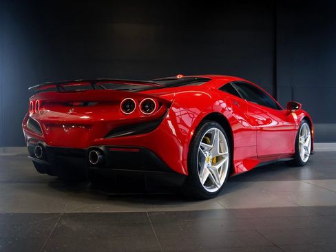 Used 2021 Ferrari F8 Tributo RWD image 2