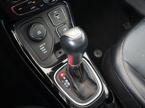 Used 2019 Jeep Compass Limited image 35