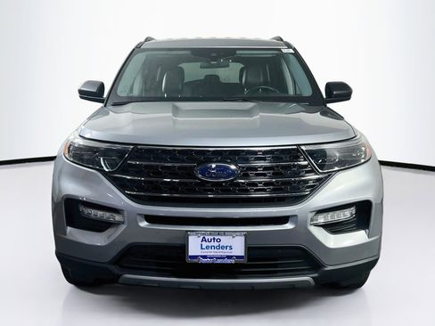 Used 2021 Ford Explorer XLT w/ Equipment Group 202A AWD/4WD image 2