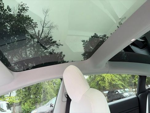 Used 2022 Tesla Model 3 Long Range AWD/4WD image 26