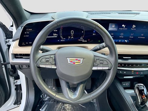 Used 2025 Cadillac XT4 Premium Luxury w/ Technology Package AWD/4WD image 11