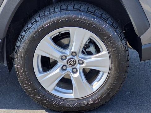 Used 2021 Toyota RAV4 XLE w/ Convenience Package AWD/4WD image 13