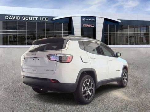 Used 2025 Jeep Compass Limited AWD/4WD image 2