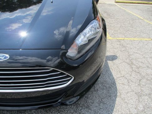Used 2019 Ford Fiesta SE FWD image 25