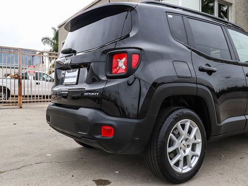 Used 2022 Jeep Renegade Sport w/ Sport Appearance Group image 9