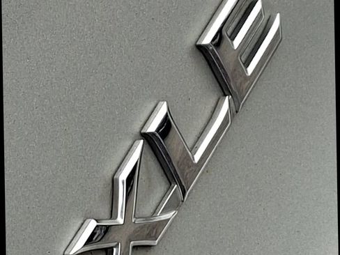 Used 2016 Toyota Camry XLE image 7