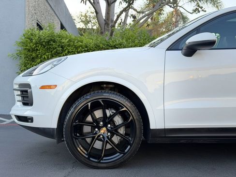 Used 2020 Porsche Cayenne S image 9