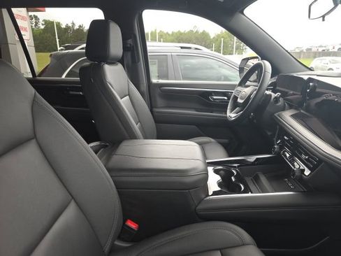 Used 2025 Chevrolet Tahoe LT image 8