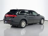 Used 2018 Lincoln MKT AWD image 6