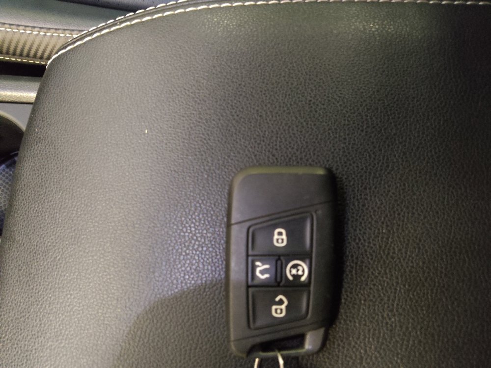 Used 2021 Volkswagen Atlas Cross Sport SE FWD image 32