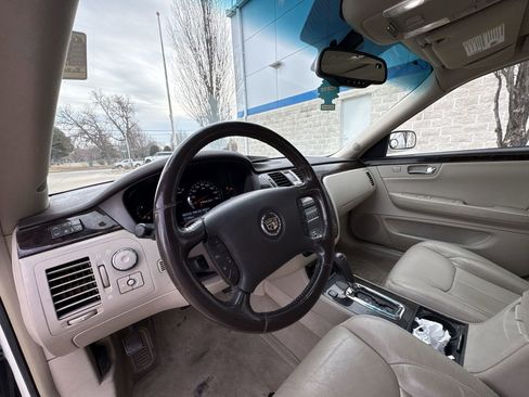 Used 2008 Cadillac DTS w/ Sun And Sound Package image 10