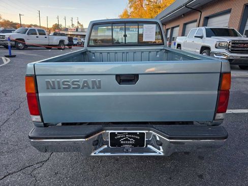 Used 1993 Nissan Pickup 2WD Regular Cab image 4