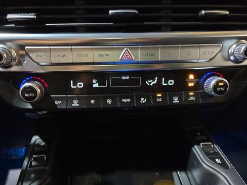 Used 2021 Kia Telluride SX w/ Towing Package FWD image 17