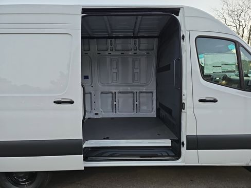 New 2025 Mercedes-Benz Sprinter 2500 image 13