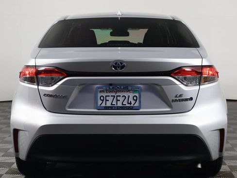 Used 2023 Toyota Corolla LE w/ Carpet Mat Package (TMS) FWD image 5