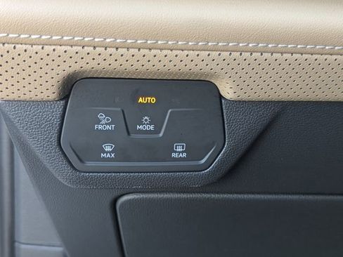 Certified 2026 Volkswagen Atlas Cross Sport SE FWD image 14