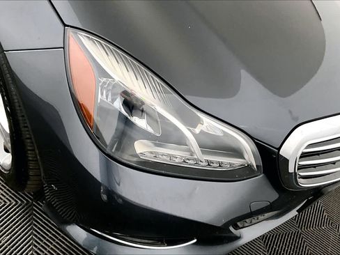 Used 2016 Mercedes-Benz E 350 4MATIC Sedan image 27