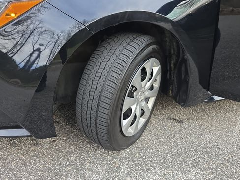 Used 2024 Toyota Corolla LE image 31