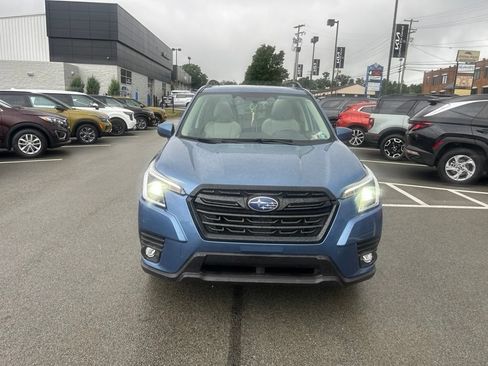 Used 2024 Subaru Forester Premium AWD/4WD image 2