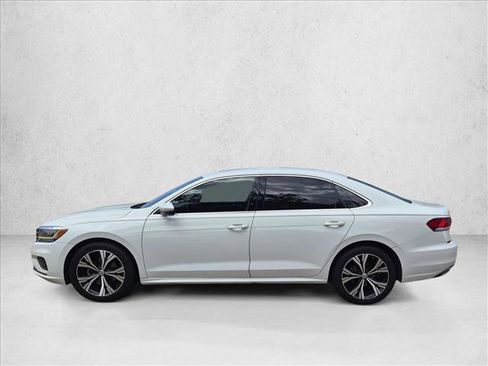 Used 2022 Volkswagen Passat 2.0T SE FWD image 8
