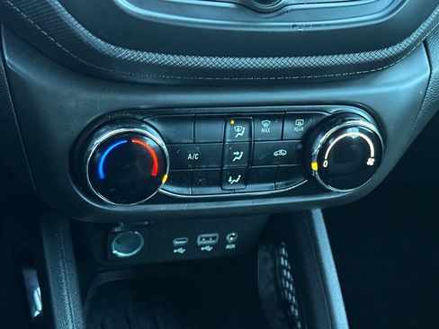 Used 2021 Chevrolet TrailBlazer LS image 20