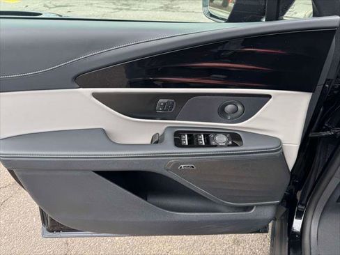 Used 2024 Lincoln Nautilus Premier w/ Equipment Group 102A image 15