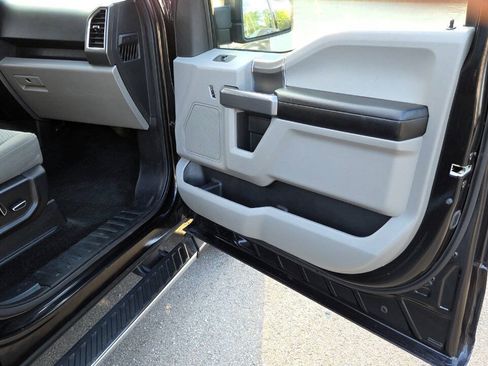 Used 2015 Ford F150 XLT w/ Equipment Group 302A Luxury AWD/4WD image 43
