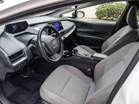 Used 2025 Toyota Prius LE FWD image 16