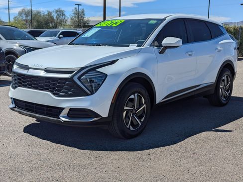 Certified 2025 Kia Sportage LX image 5