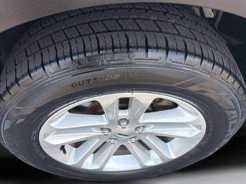 Used 2014 Ford Explorer XLT AWD/4WD image 31