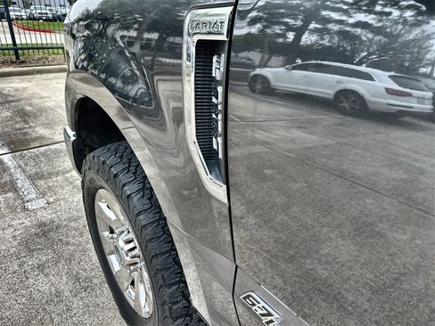 Used 2017 Ford F250 Lariat w/ Lariat Ultimate Package image 14